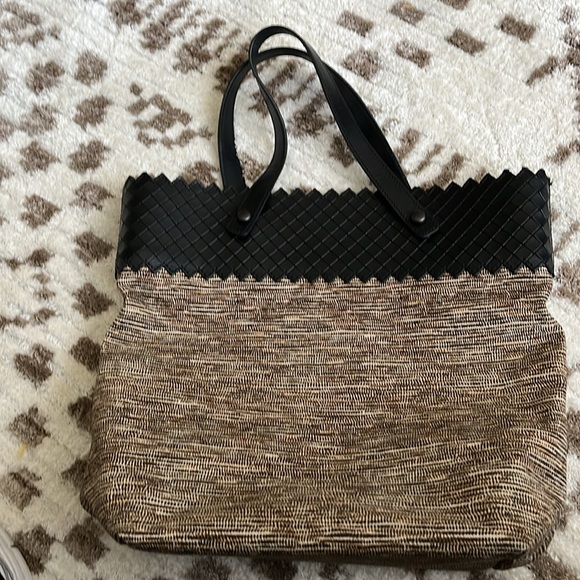 🔥HOST PICK🔥 Bottega Veneta tote - Picture 8 of 11